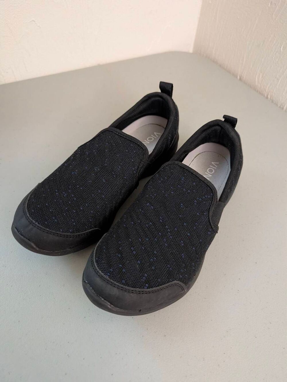 Vionic Womens Roza Slip-on Black Walking Shoes Size 8